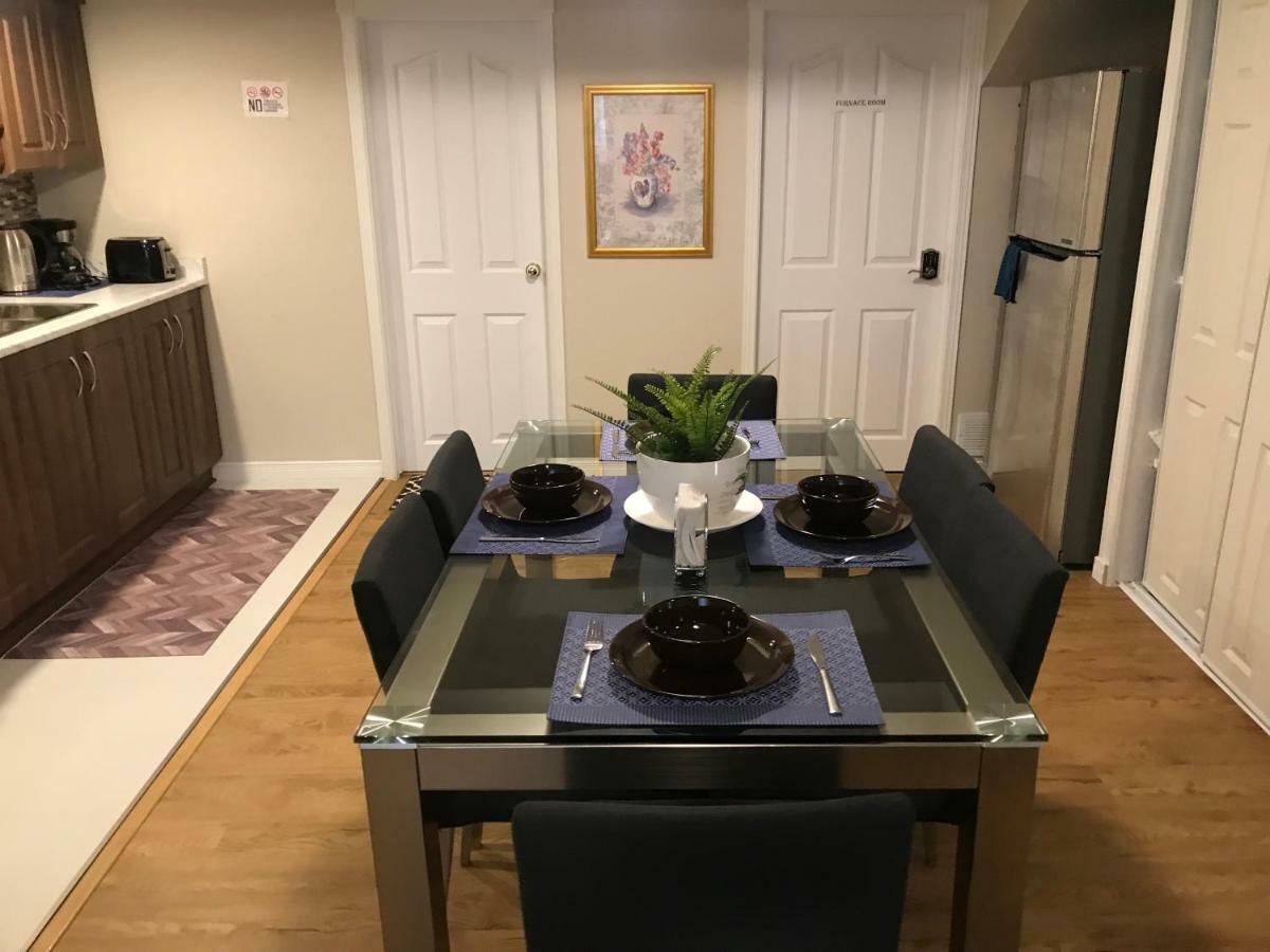 Self Check-In Spacious Apartment With Full Kitchen 오타와 외부 사진