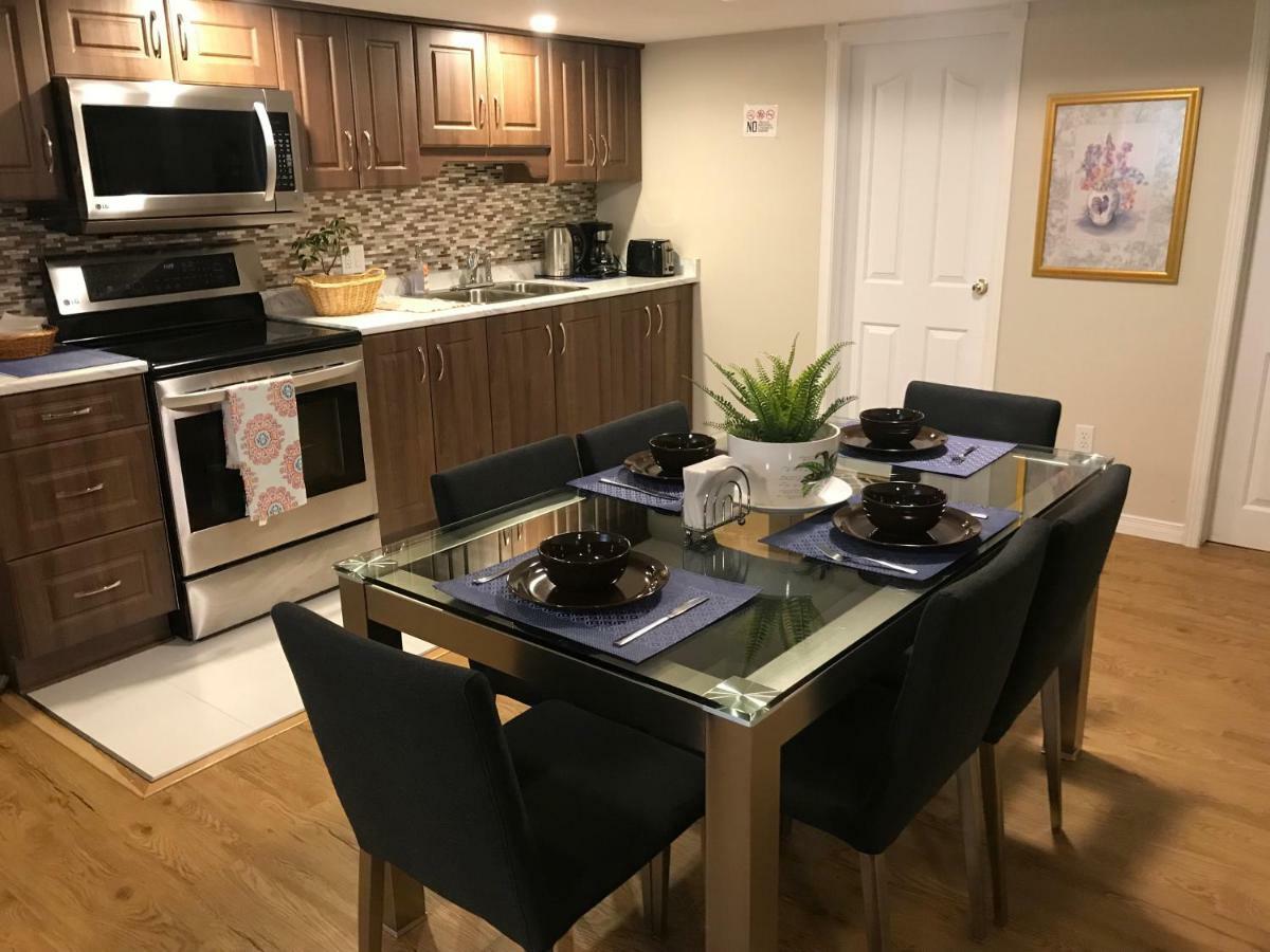 Self Check-In Spacious Apartment With Full Kitchen 오타와 외부 사진